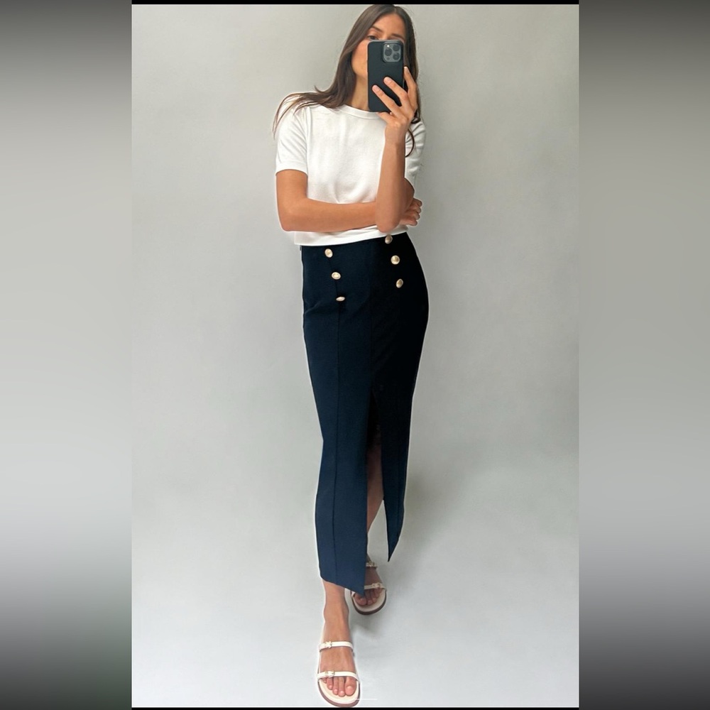 Nwt zara pencil skirt with gold buttons